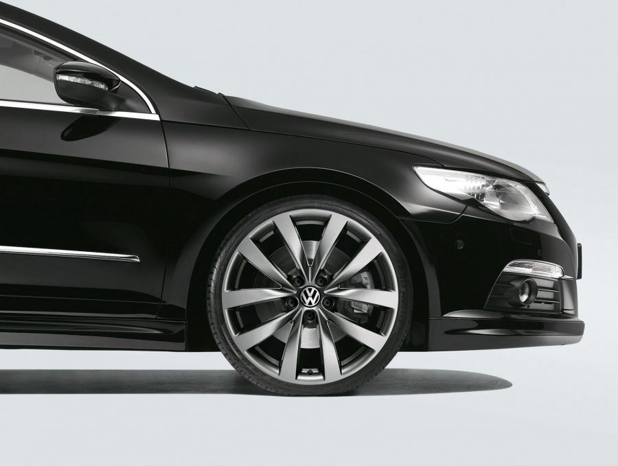  Volkswagen Passat CC Accessories 2009 года  (фото 2 из 5)